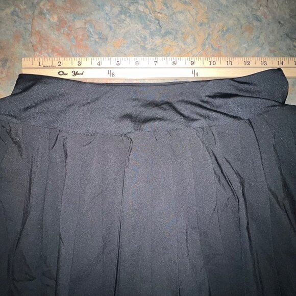 DSG Performance Mid-Rise Skort With Built-In Shorts, Medium, Black - Picture 3 of 9